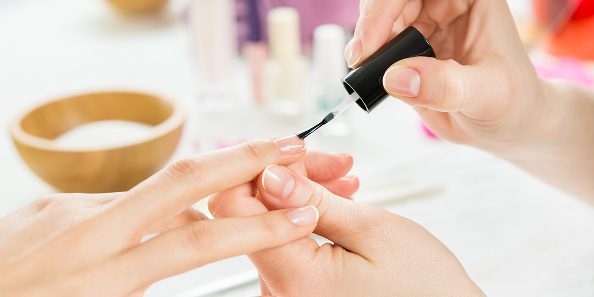 applying polish to nail